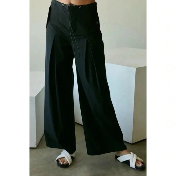 CRESCENT NWT Black Selma Wide Leg Pants Size Medium - Picture 1 of 11